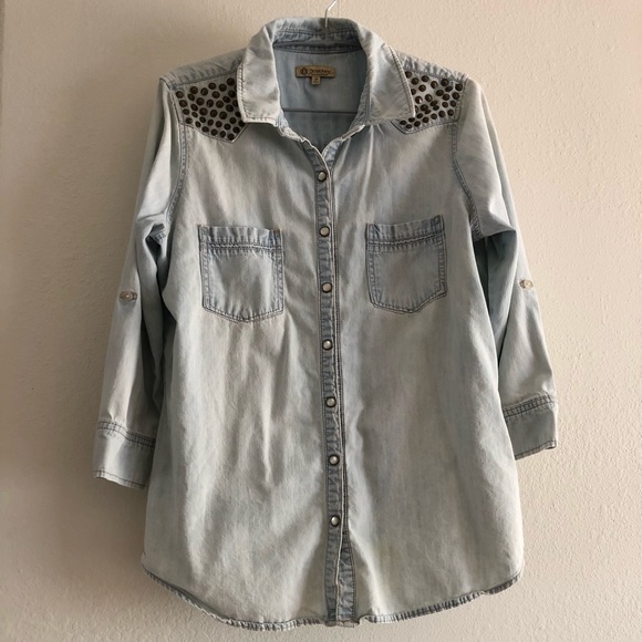 2 for $10/Democracy women’s 3/4 sleeve denim shirt - Picture 2 of 7